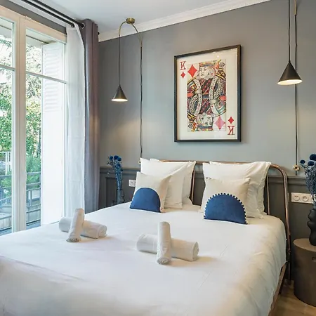The Blue King Apartment *